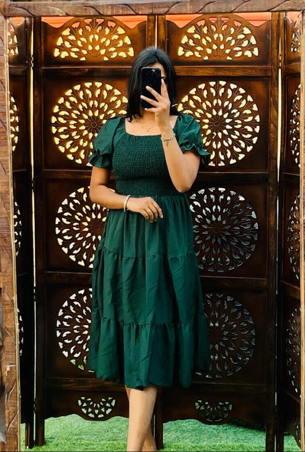 DIAMOND NET WITH EMBROIDERY DESIGN WORK WITH DIAMOND STONE WORK WOMEN'SBEST - Green, M
