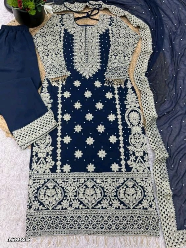 Pakistani Suit  - Japanese Laurel, M