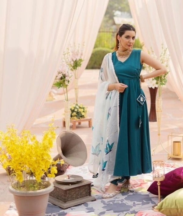 3 Pcs Anarkali Kurta Set - M