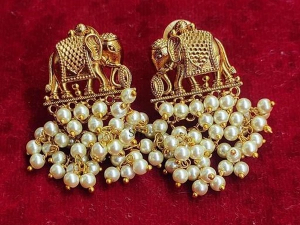 Elephant traditional earrings 