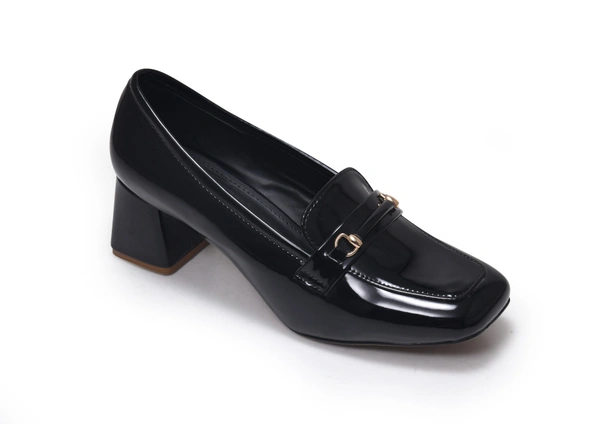 Luxe Minimalist Loafers- Black - 41