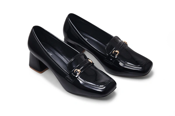 Luxe Minimalist Loafers- Black - 41
