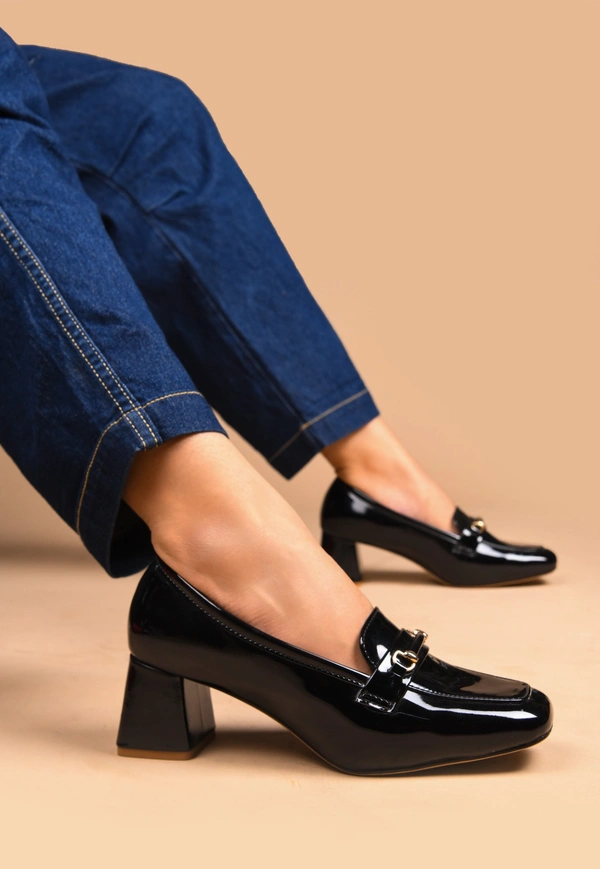 Luxe Minimalist Loafers- Black - 41