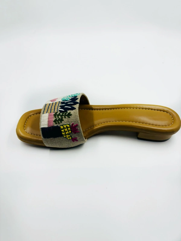 EVERYDAY CHIC FLATS - 9