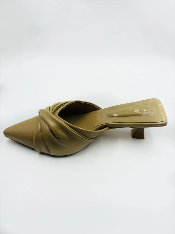 ZENITH PUMPS- Beige - 36