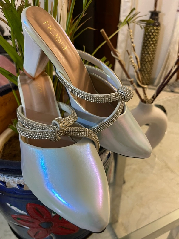 GLIDER PUMPS- Silver - 38