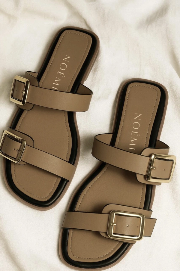 Deux Brown Flats - 38