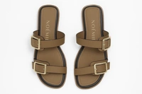 Deux Brown Flats - 38