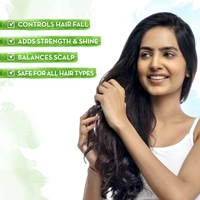Mamaearth Onion Hair Oil 150ml | with Redensyl for Hair Fall Control | Mineral Oil & Silicon Free | Strength & Shiny Hair | Improves Scalp Health | Non-Greasy | Thicker & Healthier Hair | for All Hair Types