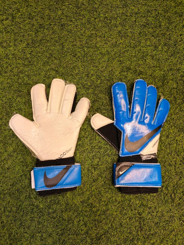 Practice Gloves Blue Color