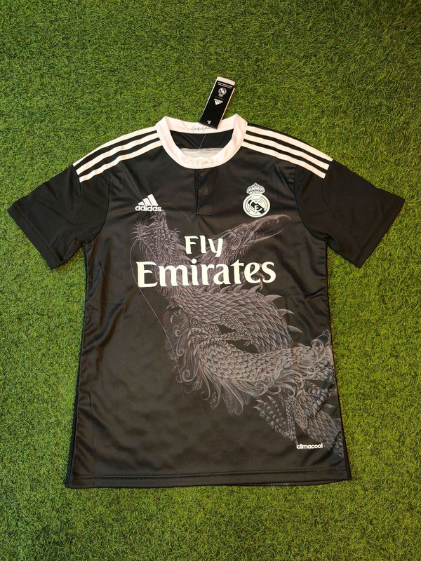 Retro Madrid 14/15 Black Dragon Kit