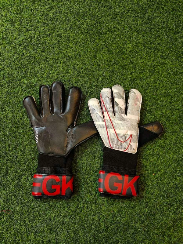 Vapor Grip 3 Goalkeeper White And Black Colour Match Gloves