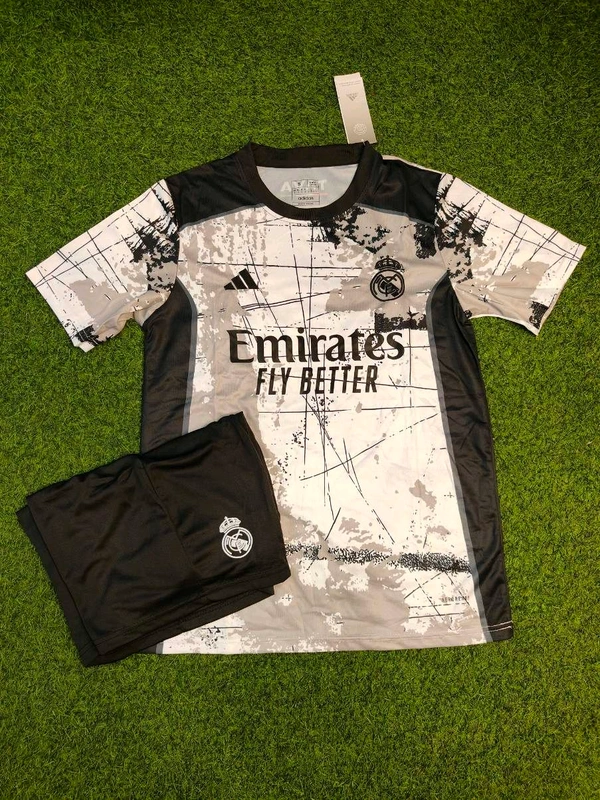 Madrid Black And White Special Edition