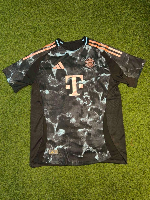 FC Bayern Munich 24/25 Away Kit Player Edition
