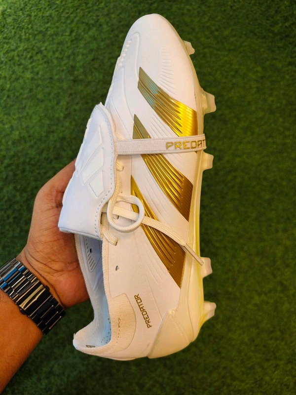 Predator Foldover Elite White And Gold Colour