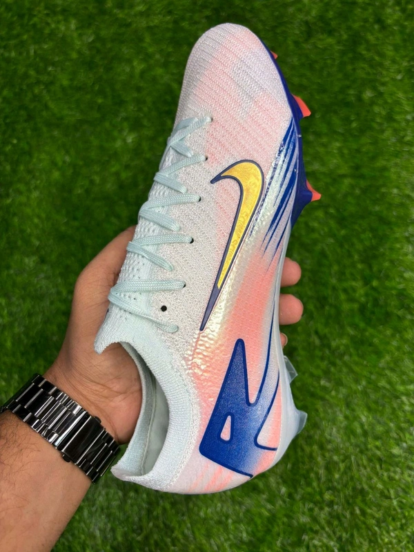 Mercurial Vapor 16 Elite Low Top CR7 Edition FG