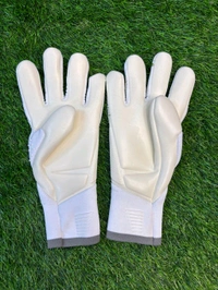 Predator White GK Gloves - 9
