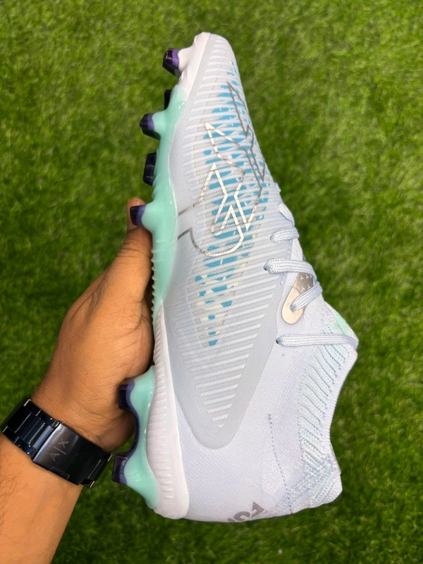 Future 8 Ultimate Baby Blue Colour FG With Lace - 6.5