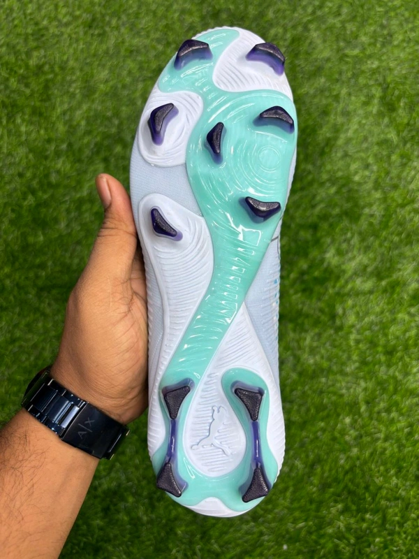 Future 8 Ultimate Baby Blue Colour FG With Lace - 6.5