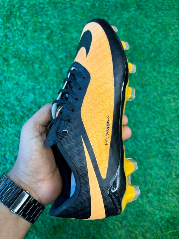 Hypervenom Phantom 3 Orange & Black Low-top FG With Lace 