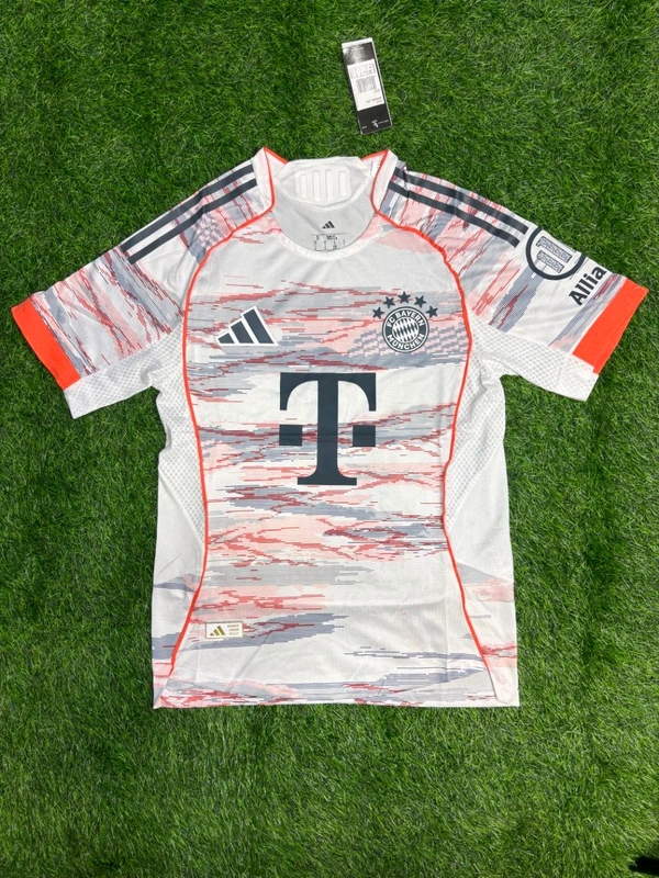 Bayern Munich 25/26 Away Player Edition Half Sleeve 