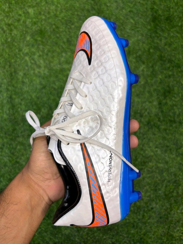 Hypervenom Phantom White Blue FG Low-top With Lace