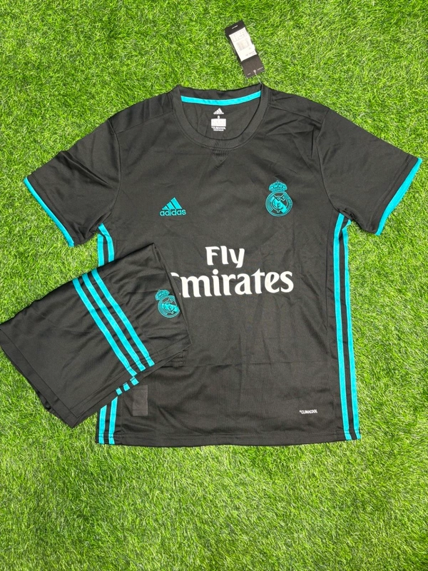Retro Madrid 2017/18 Away Kit Fan Edition With Short
