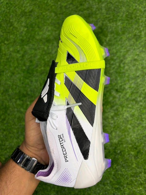 Predator Foldover Elite White Green Colour FG