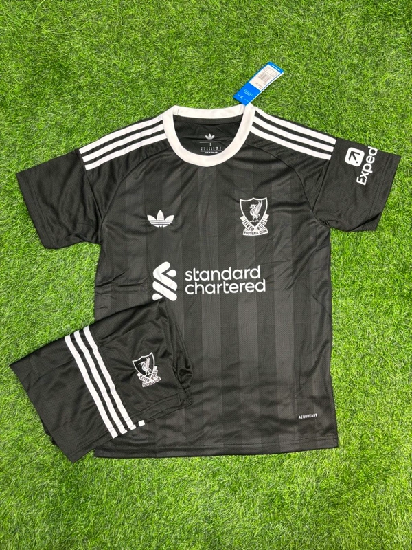 Liverpool FC 25/26 Goalkeeper Kit Fan Edition With Short