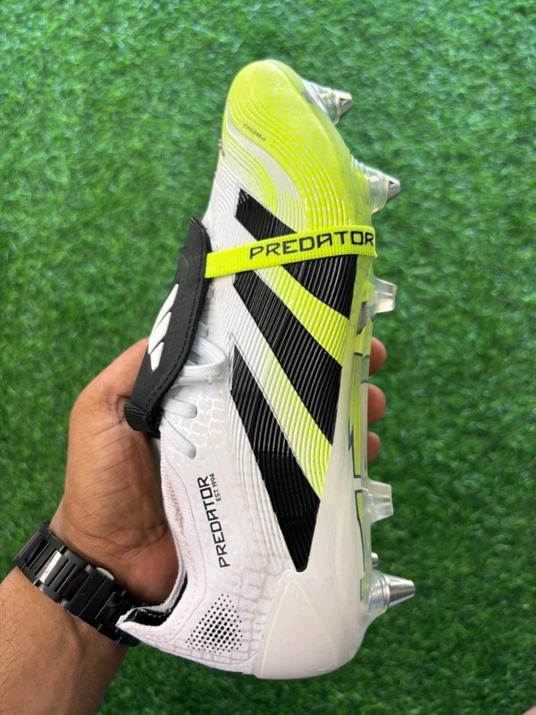 Predator Elite Foldover White And Green SG With Lace (Metal Changer)