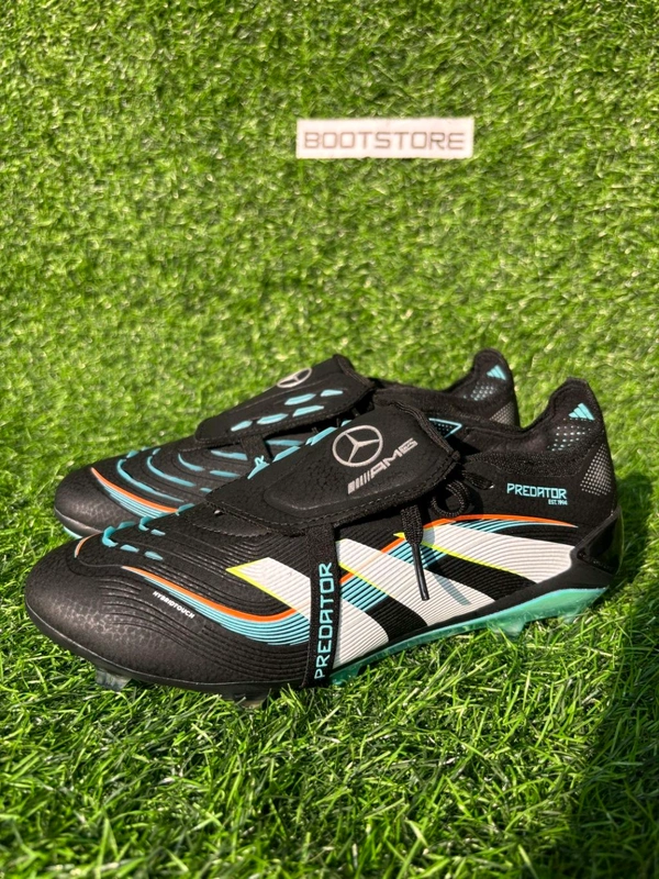 Predator Foldover Elite Black Colour FG With Lace