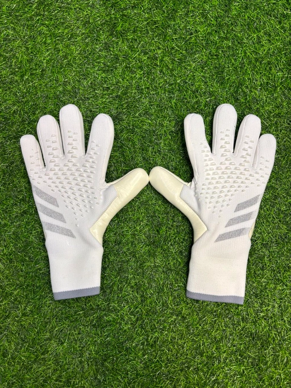 Predator Pro Goalkeeper Gloves White Colour 