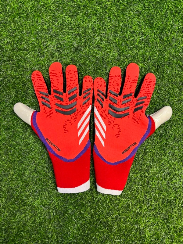 Predator Pro Red Colour Goalkeeper Gloves 