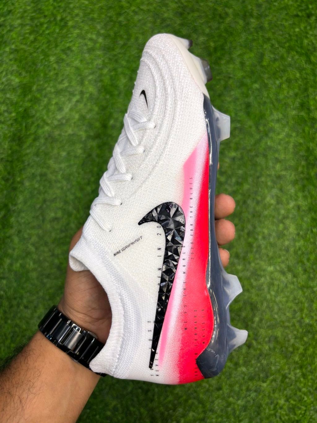 Phantom GX2 Elite White Red Colour Low-top Colour FG With Lace