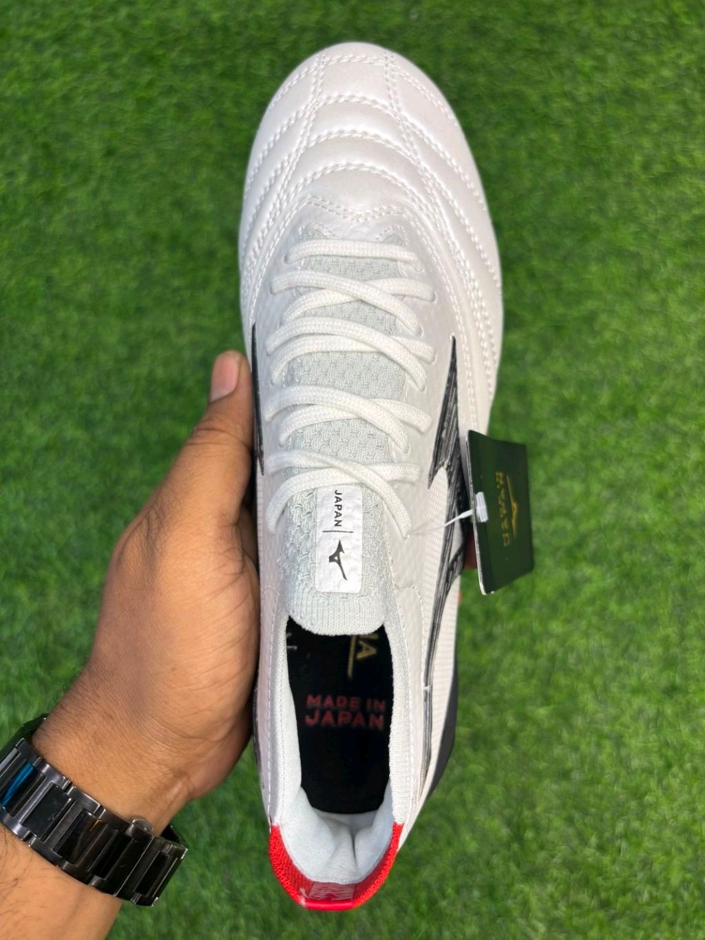 Morelia Neo IV White Black Colour Low-top FG With Lace