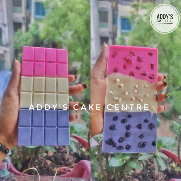 ADDYS' CHOCOLATE CENTRE Triple Flavour Of Strawberry Vanilla And Black Currant - Pink