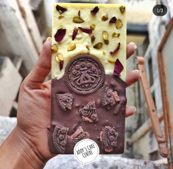 ADDYS' CHOCOLATE CENTRE Duel Flavour Of Rashmalai And Oreo