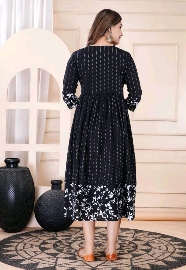 Women Floral Print Viscose Rayon Straight Kurta (Pink) - Black, M