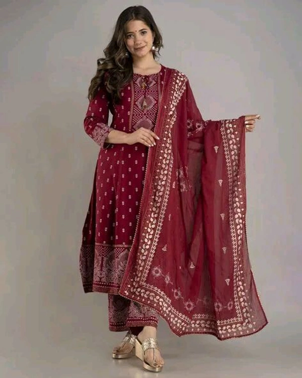 Women Viscose Rayon Kurta. Pant Dupatta Set - Claret, L