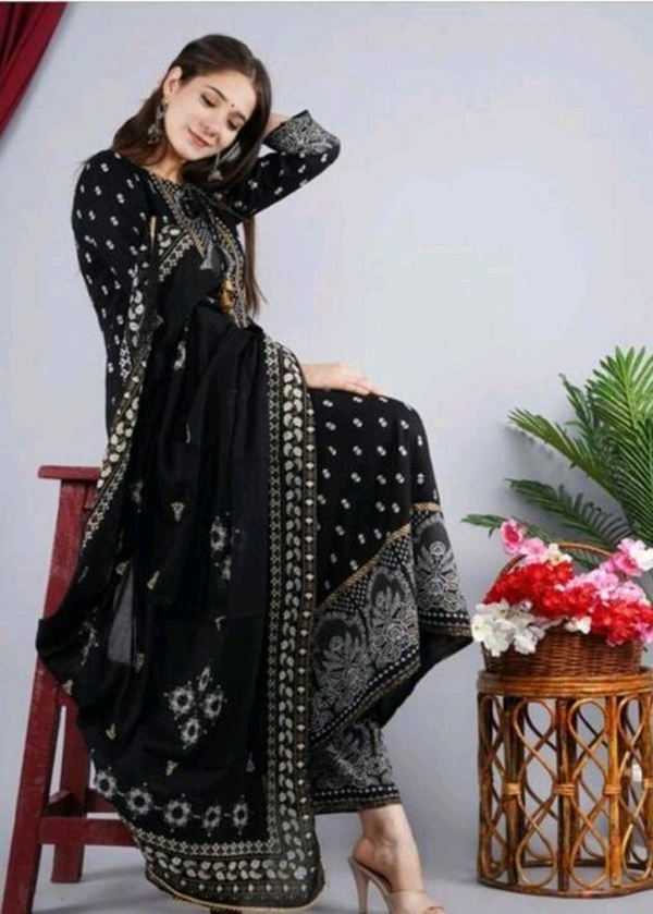 Women Viscose Rayon Kurta. Pant Dupatta Set - black, M