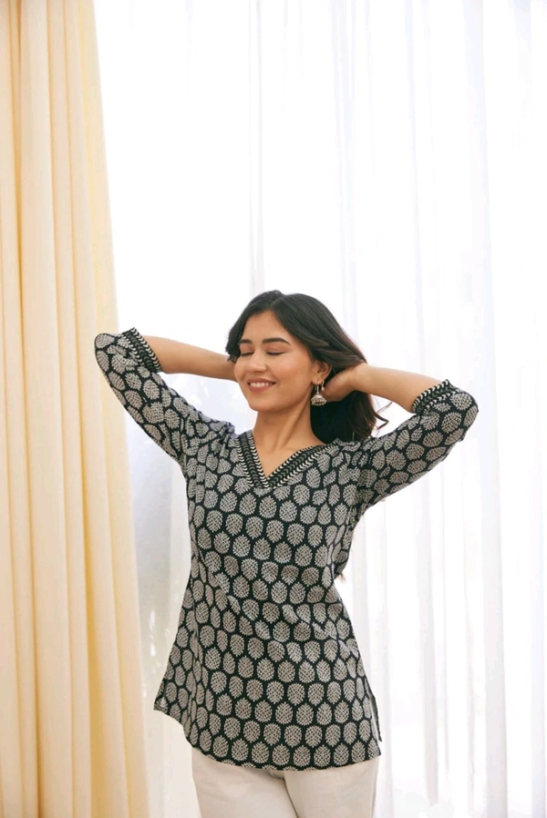 Black Jaal Floral Print Top Cotton V-Neck Short Kurti Tunic for Women - Pablo, L