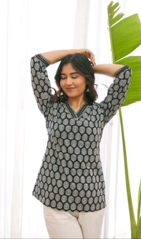 Black Jaal Floral Print Top Cotton V-Neck Short Kurti Tunic for Women - Pablo, L