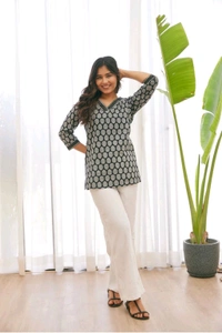Black Jaal Floral Print Top Cotton V-Neck Short Kurti Tunic for Women - Pablo, L