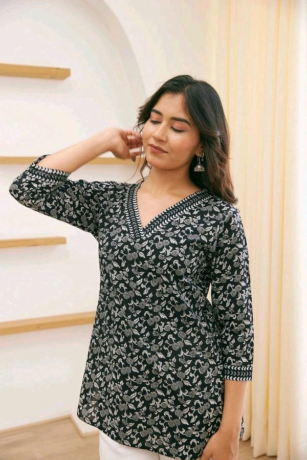 Black Jaal Floral Print Top Cotton V-Neck Short Kurti Tunic for Women - Celtic, XS