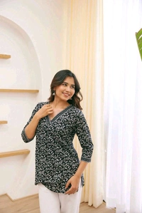 Black Jaal Floral Print Top Cotton V-Neck Short Kurti Tunic for Women - Celtic, XS