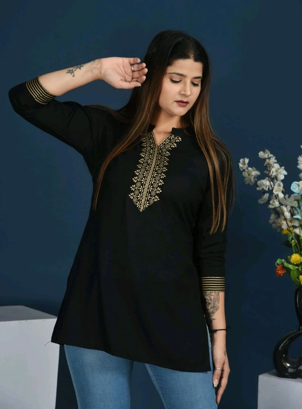 Women Solid Viscose Rayon Straight Kurta (Black) - Black, XXL