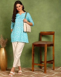 Turquoise Printed Poly Rayon Short Kurti For Women And Girls - Spray, XL