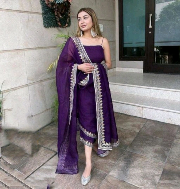 Women's Georgette Sleeveless Kurti Set With Embroidered Lace  - Purple, M