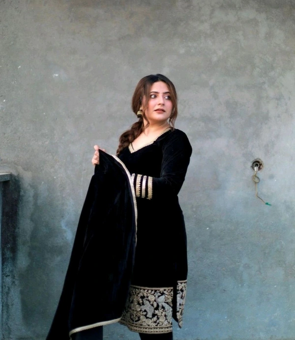 Black Velvet Winter Embroidered Kurta pant Dupatta set | Indian Ethnic Women Wear | Thick Festive Embroidered Kurti | Bollywood Formals - Black, XXL