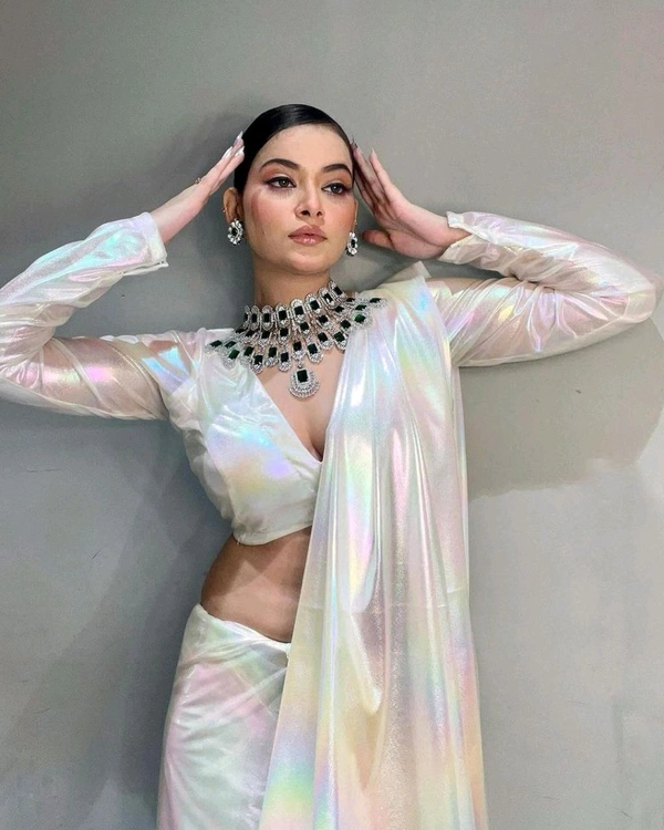 Metallic Glow Saree - Changing Colors at Every Curve - White, Free Size